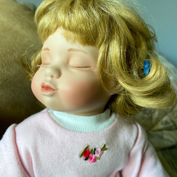 Porcelain dolls - Picture 3 of 7